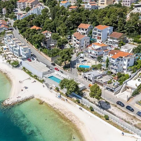 Rizza Διαμέρισμα Τρογκίρ